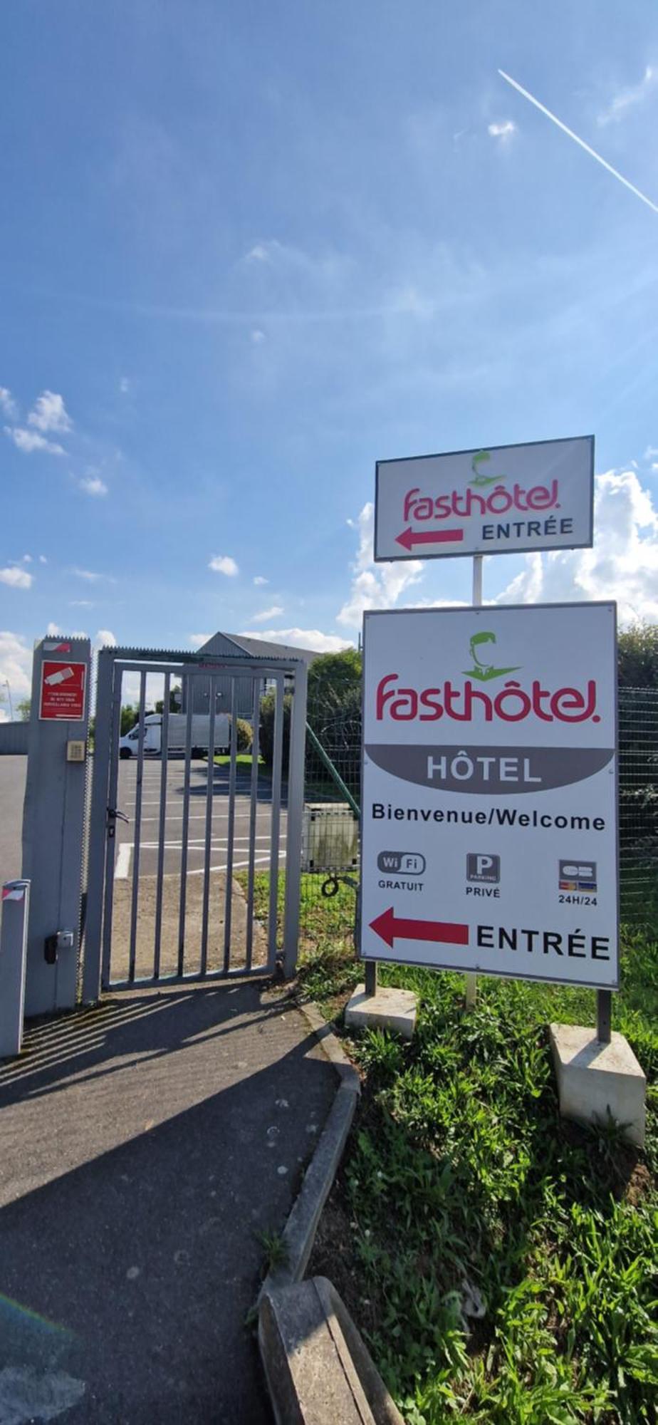 Fasthotel Roissy - Saint-Witz