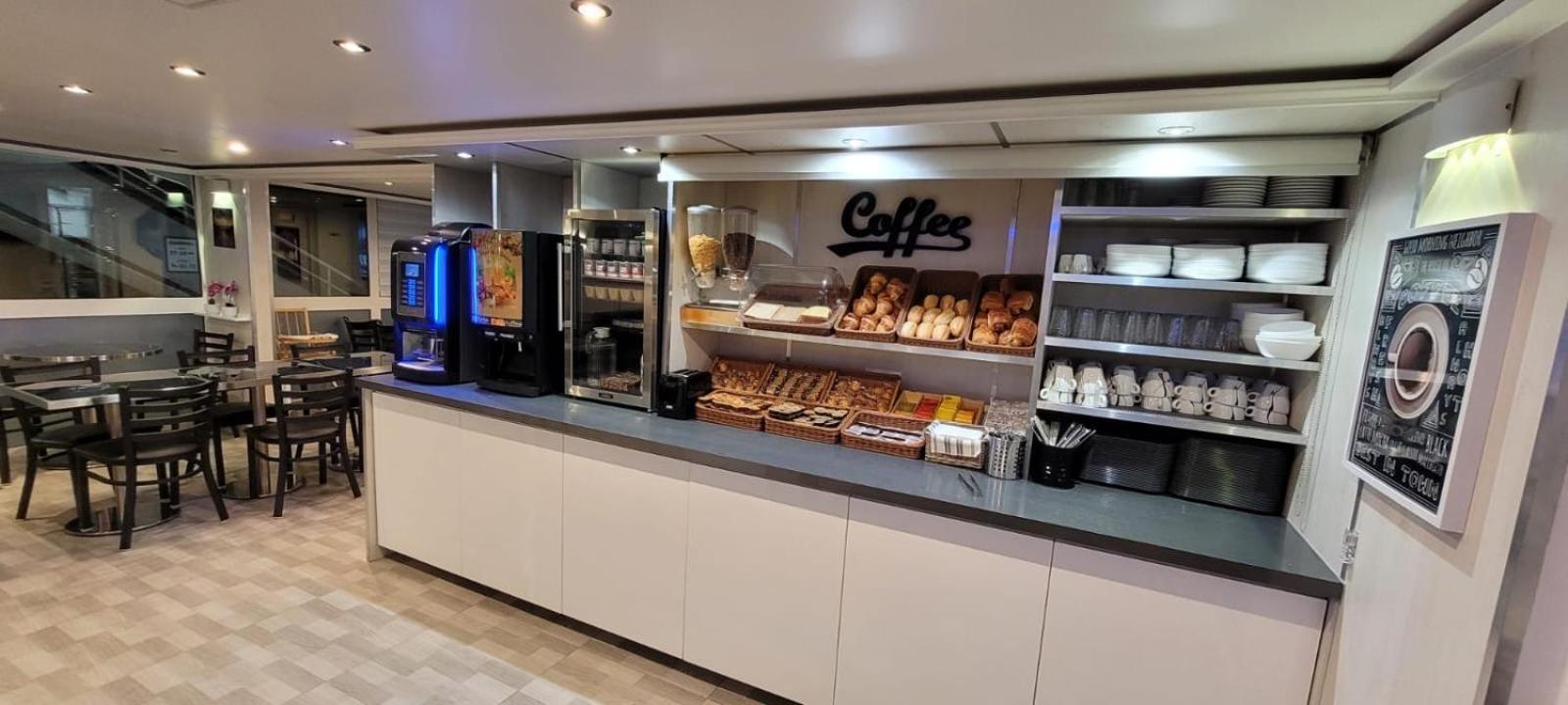 Fasthotel Roissy - Hotel
