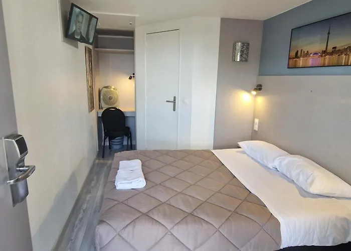 Fasthotel Roissy - Saint-Witz