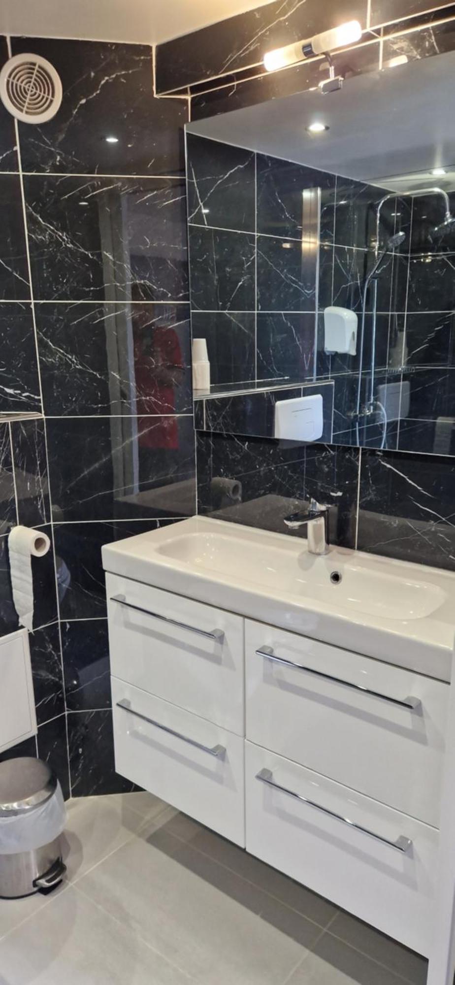 Fasthotel Roissy - Saint-Witz