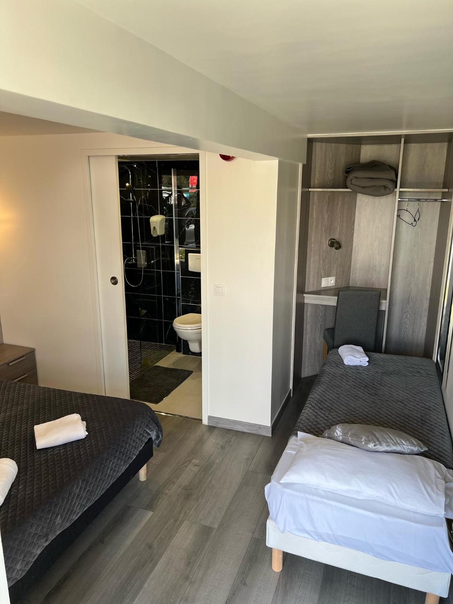 Fasthotel Roissy - Hotel