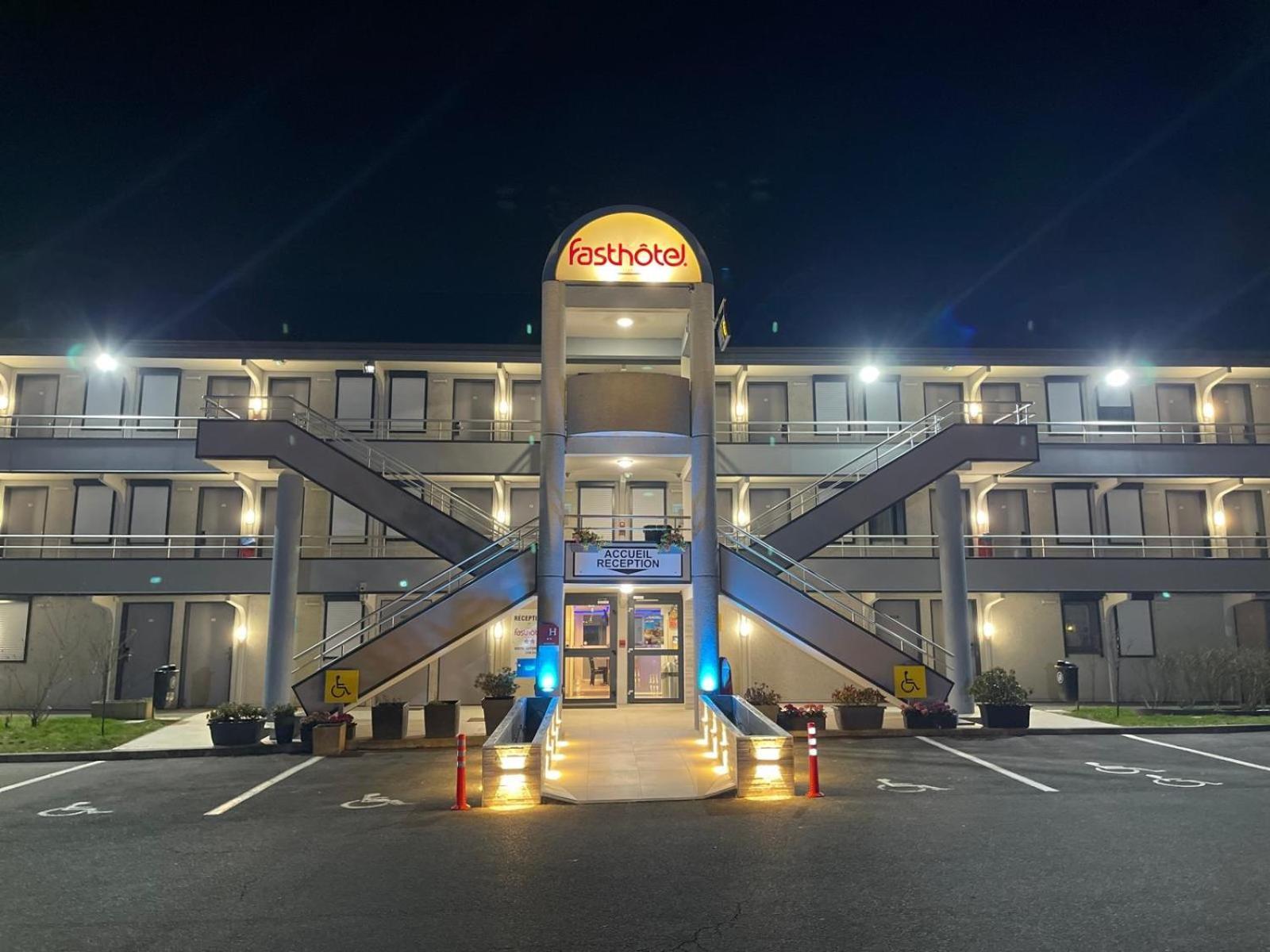Fasthotel Roissy - 2* Saint-Witz