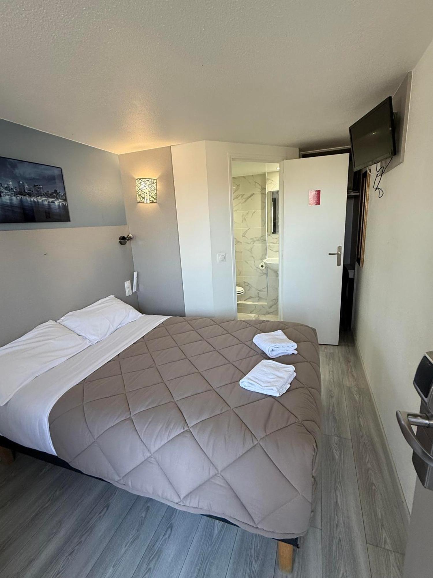 Fasthotel Roissy - Saint-Witz