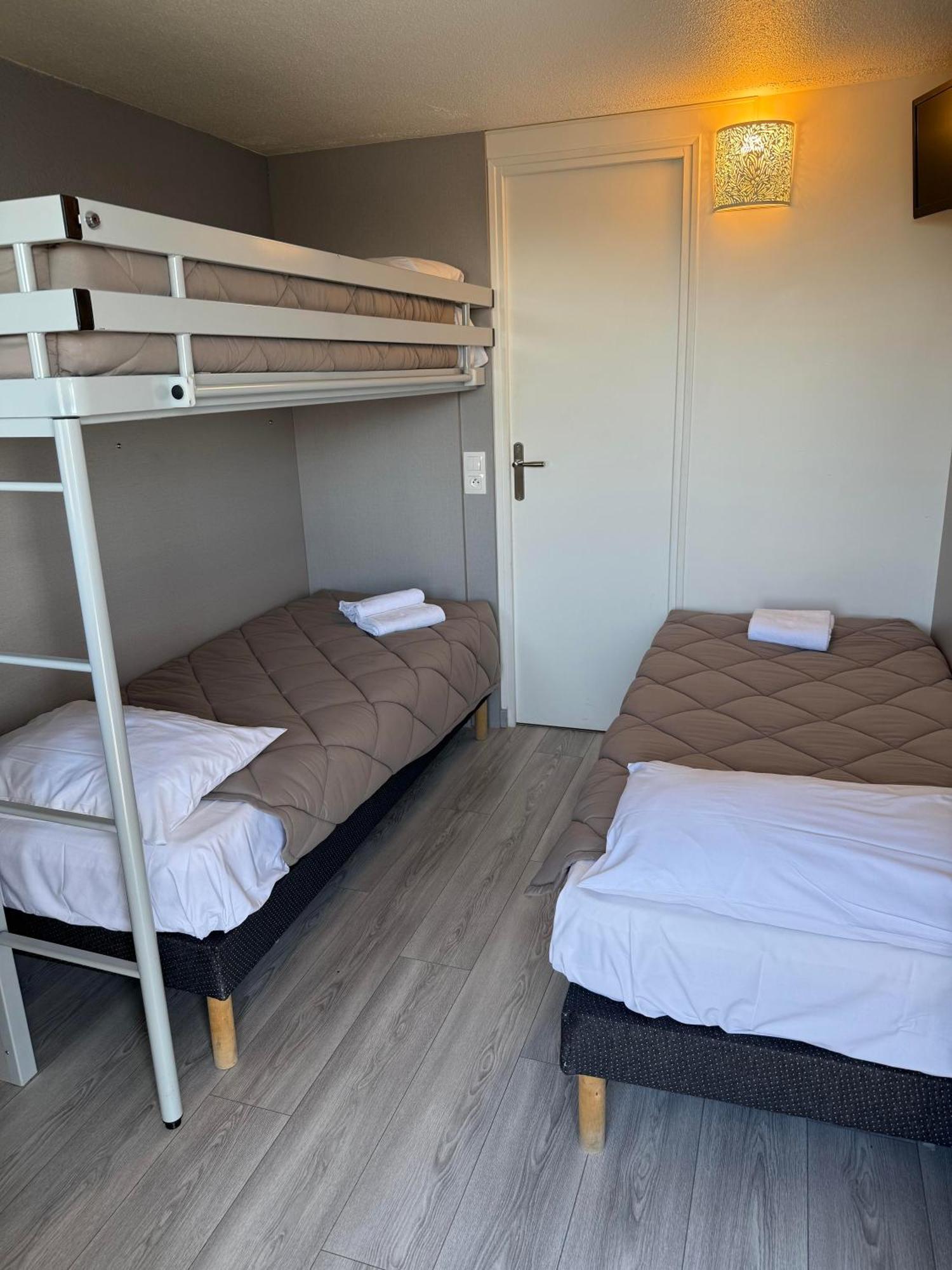 Fasthotel Roissy - Saint-Witz