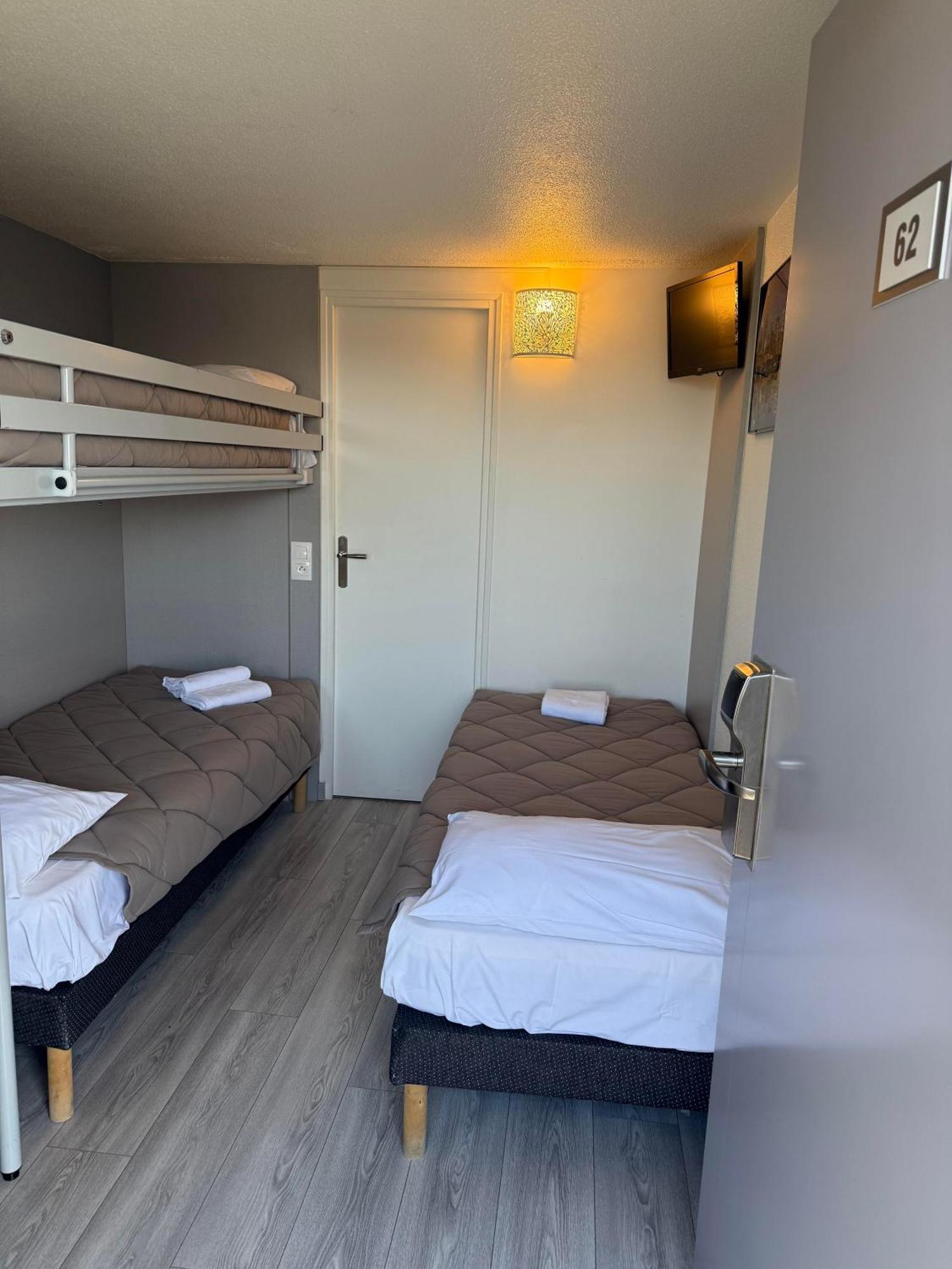 Fasthotel Roissy - 2*