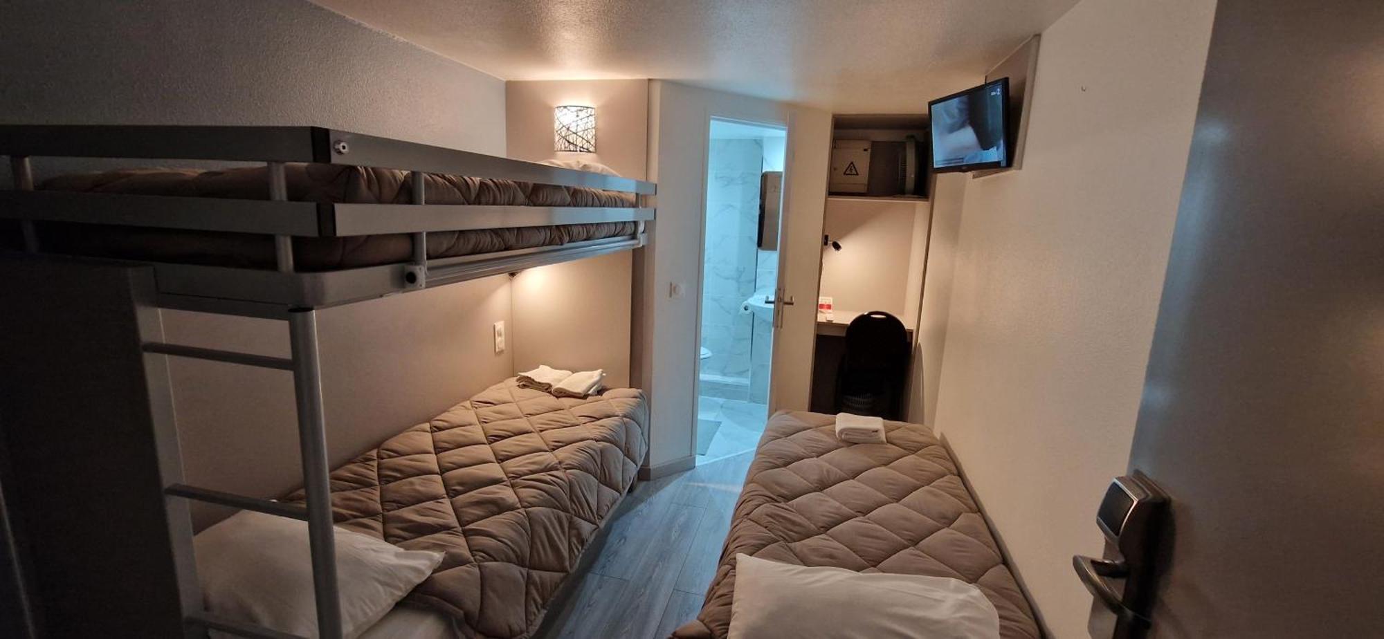 Fasthotel Roissy - 2*
